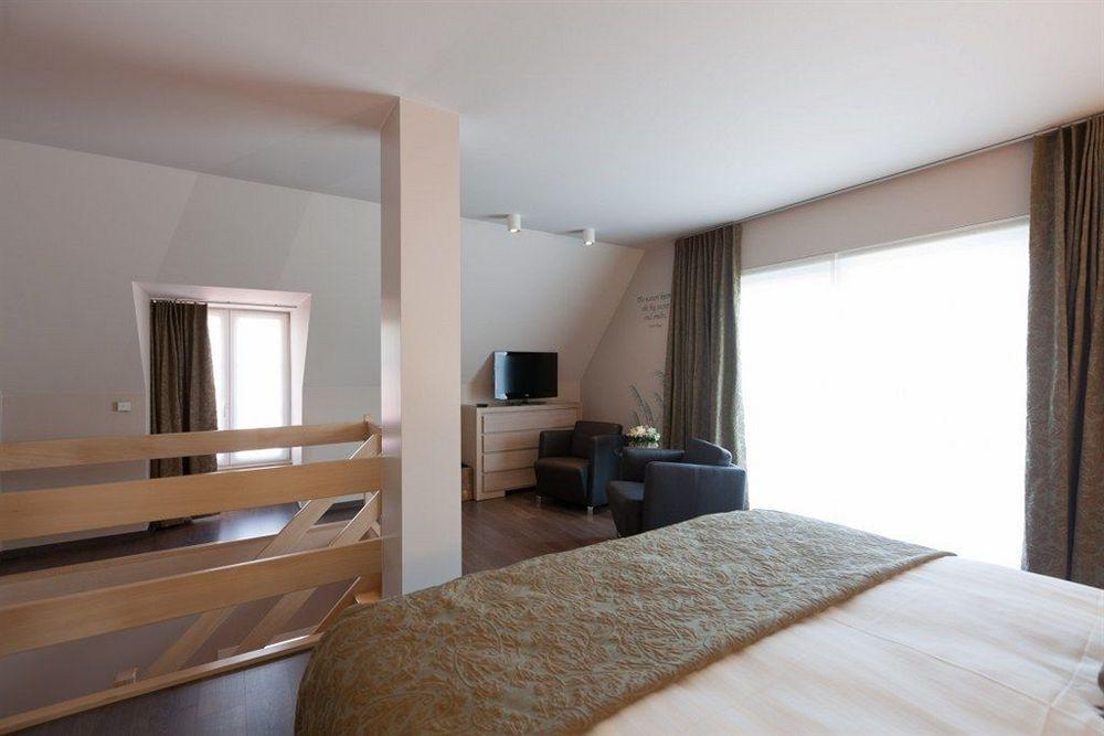 B&B Riche Terre Damme Exterior photo